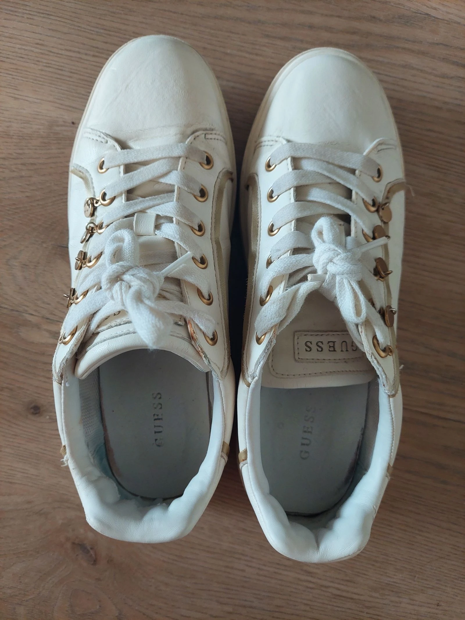 Tênis Guess Branco e Dourado – photo 3